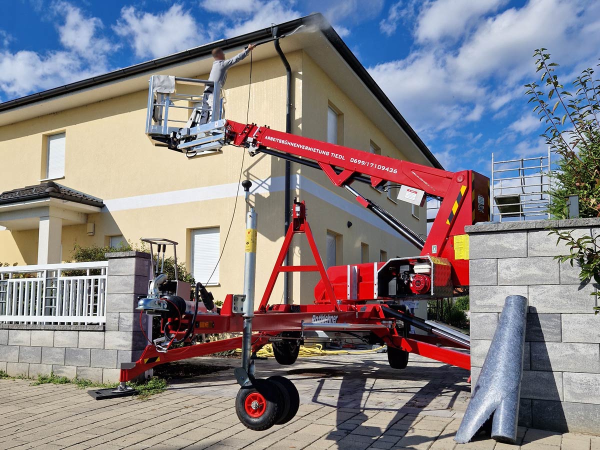Mieten: Teleskop Anhänger-Arbeitsbühne Typ TM 15 TJi