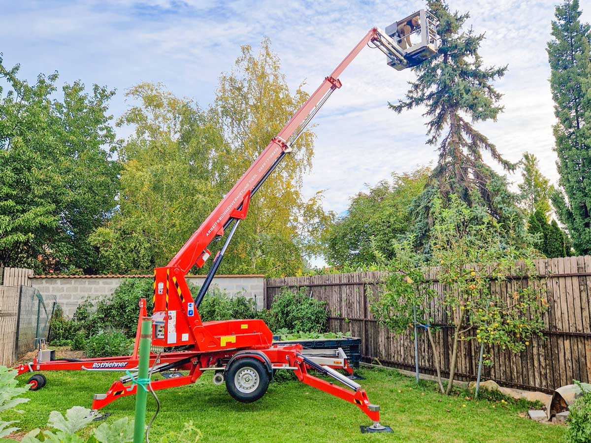 Arbeitsbühne mieten: Teleskop Anhänger-Arbeitsbühne Typ TM 15 TJi